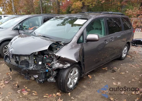 2013 Toyota Sienna Le V6 8 Passenger из США, поврежденный, VIN 5TDKK3DC3DS376882